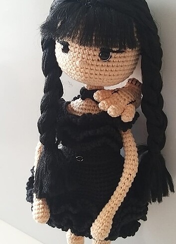  Beden Wednesday Adams