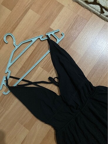 Trendyol & Milla siyah askılı elbise