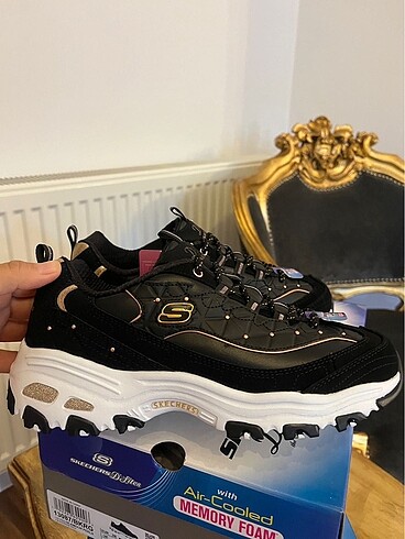 Skechers