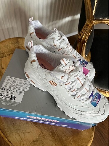 Skechers