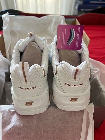 37 Beden Skechers