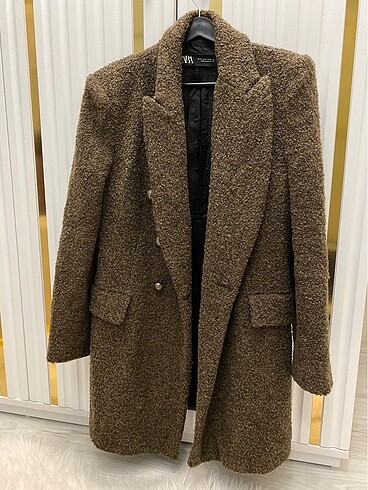 Zara Mont
