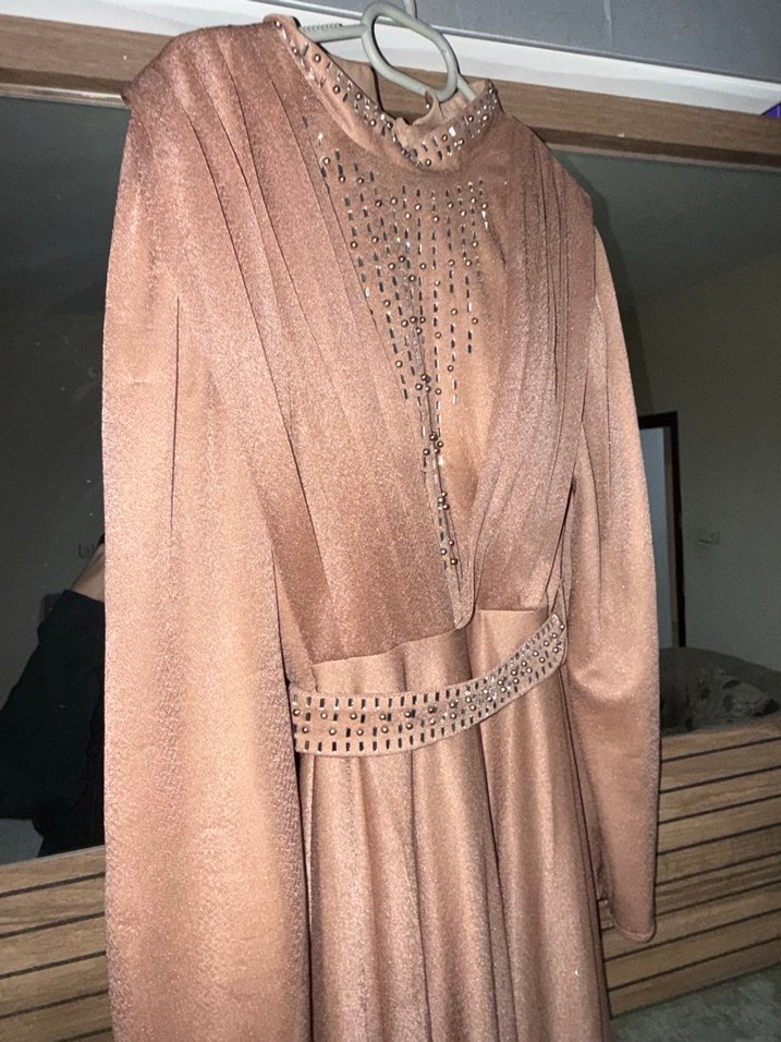 Bej Uzun Kollu Drapeli Abiye Elbise - Görsel 2