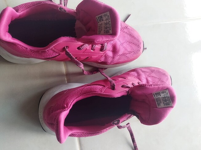 33 Beden pembe Renk Adidas ayakabı