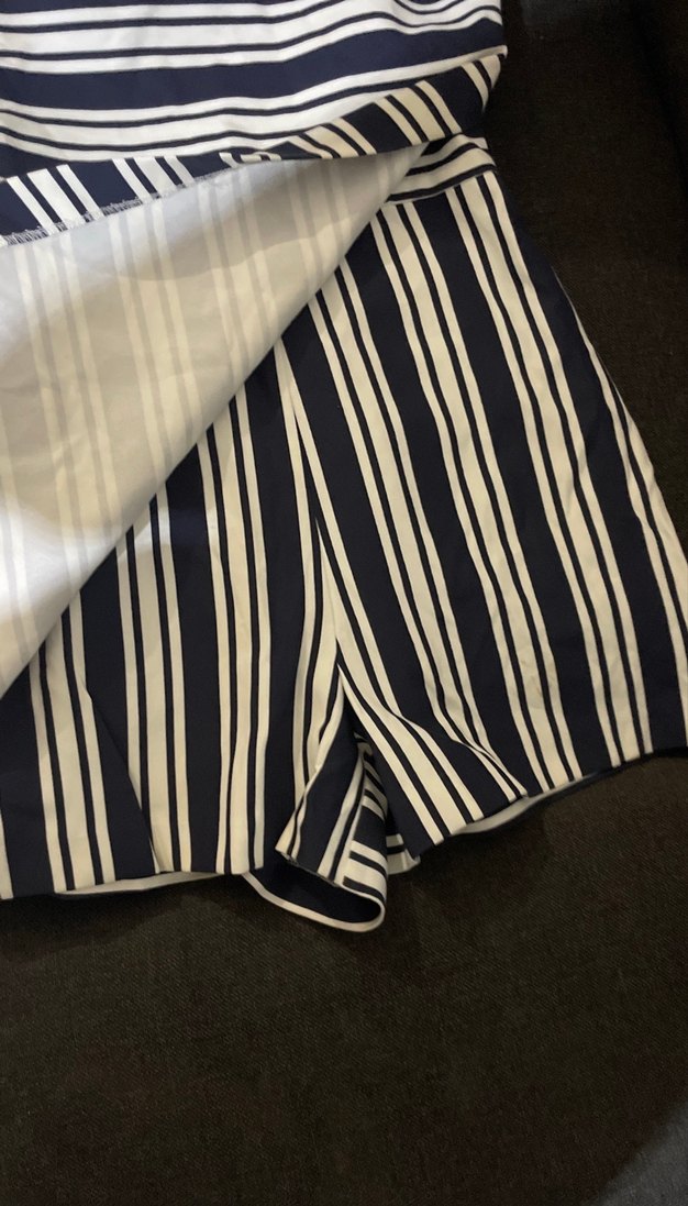 Çizgili Pilili Mini tulum - Görsel 2