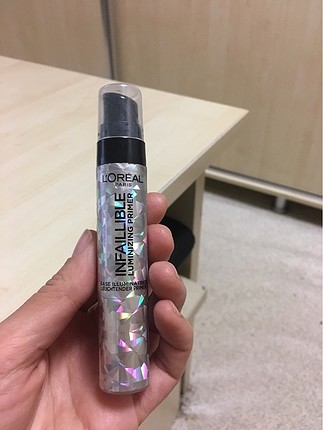 Loreal Işıltılı Makyaj Bazı