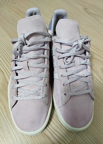 40 Beden Adidas 40 numara