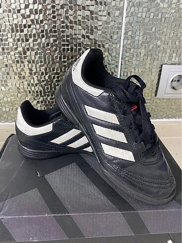Adidas halı saha