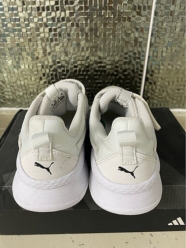 32 Beden beyaz Renk Puma çocuk