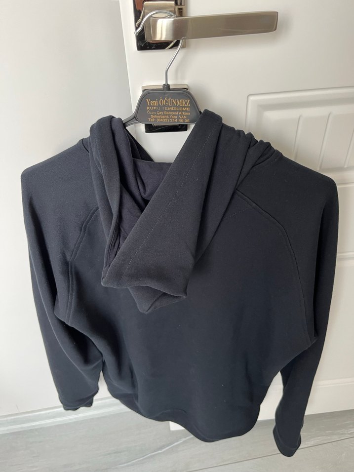 Kadın Siyah Kapüşonlu Fermuarlı Sweatshirt - Görsel 4