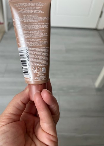 L'Oréal Paris Lumi Glotion Aydınlatıcı 902 Beige - Görsel 4