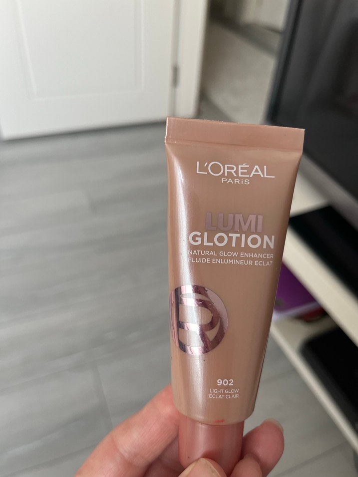 L'Oréal Paris Lumi Glotion Aydınlatıcı 902 Beige - Görsel 2