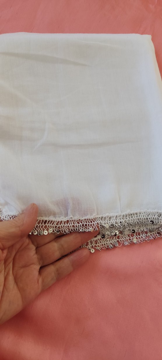 Beyaz pullu tülbent başörtüsü - Görsel 5