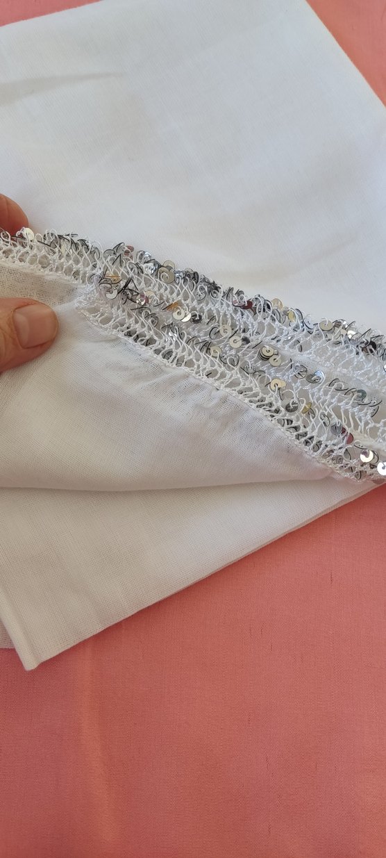 Beyaz pullu tülbent başörtüsü - Görsel 3