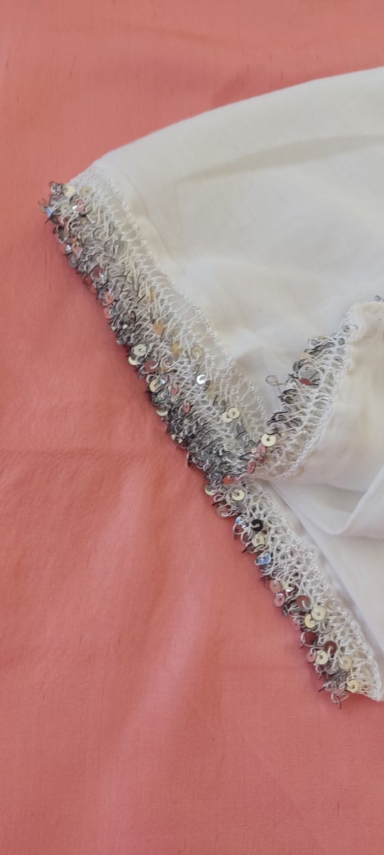 Beyaz pullu tülbent başörtüsü - Görsel 4