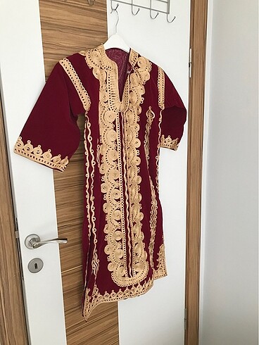 Folklor kıyafeti