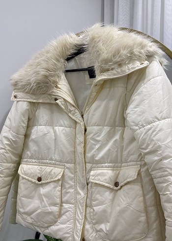 Beyaz Kürklü Kadın Kış Montu - Görsel 4