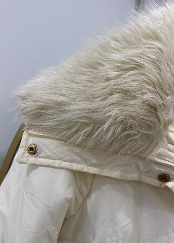 Beyaz Kürklü Kadın Kış Montu - Görsel 3