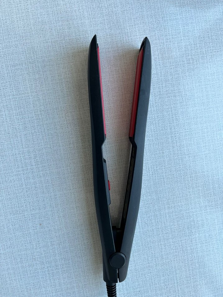 Siyah Saç Düzleştirici - Görsel 2