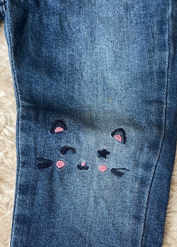 Nakışlı Triko Üst ve Kot Pantolon Bebek Kız Takımı - Görsel 5