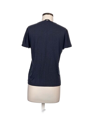 m Beden Adil Işık T-shirt %70 İndirimli.