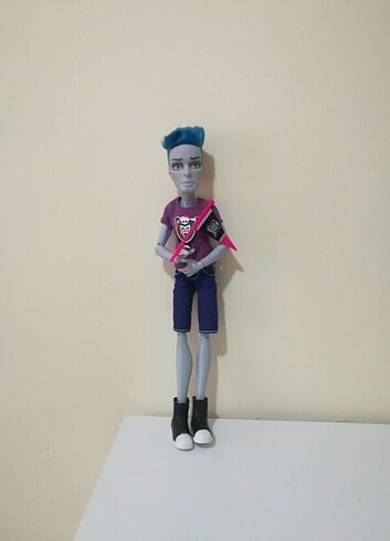 Monster High Ghoul Spirit Slo mo Bebek