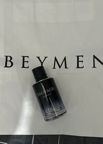 Dior Sauvage Erkek Parfümü Siyah