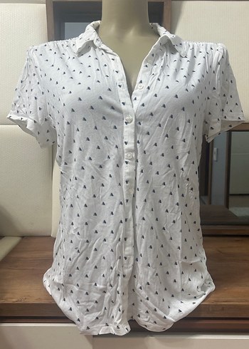 Düğmeli V Yakalı Beyaz Kadın Gömlek - Görsel 2