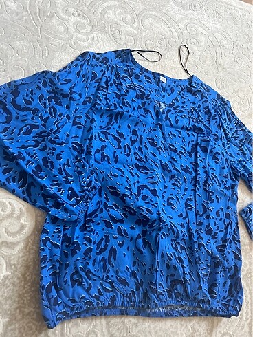 40 Beden Mavi leopar bluz