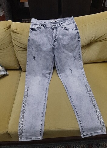 Ghisa taşlı jeans 