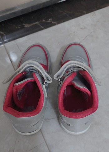 29 Beden Kız Çocuk Gri-Pembe Cırtlı Sneakers