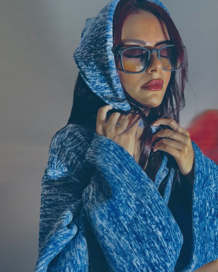 Kadın Mavi Kapüşonlu Örgü Sweatshirt - Görsel 2