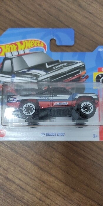 Hot wheels 87 Dodge D100