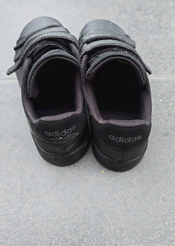 32 Beden Erkek Çocuk Siyah Adidas Spor Ayakkabı