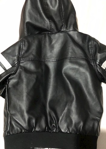 Erkek Çocuk Siyah Deri Kapüşonlu Ceket - Görsel 4