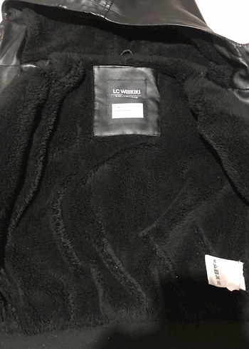 Erkek Çocuk Siyah Deri Kapüşonlu Ceket - Görsel 2