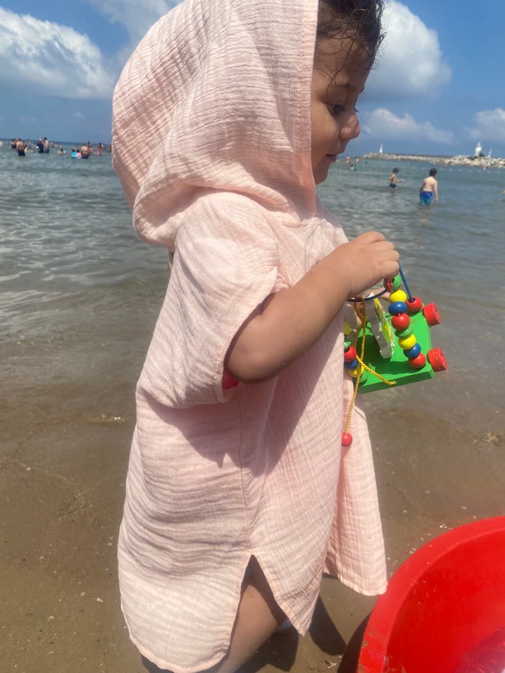 Kız Çocuk Pembe Kapüşonlu müslin Panço - Görsel 3