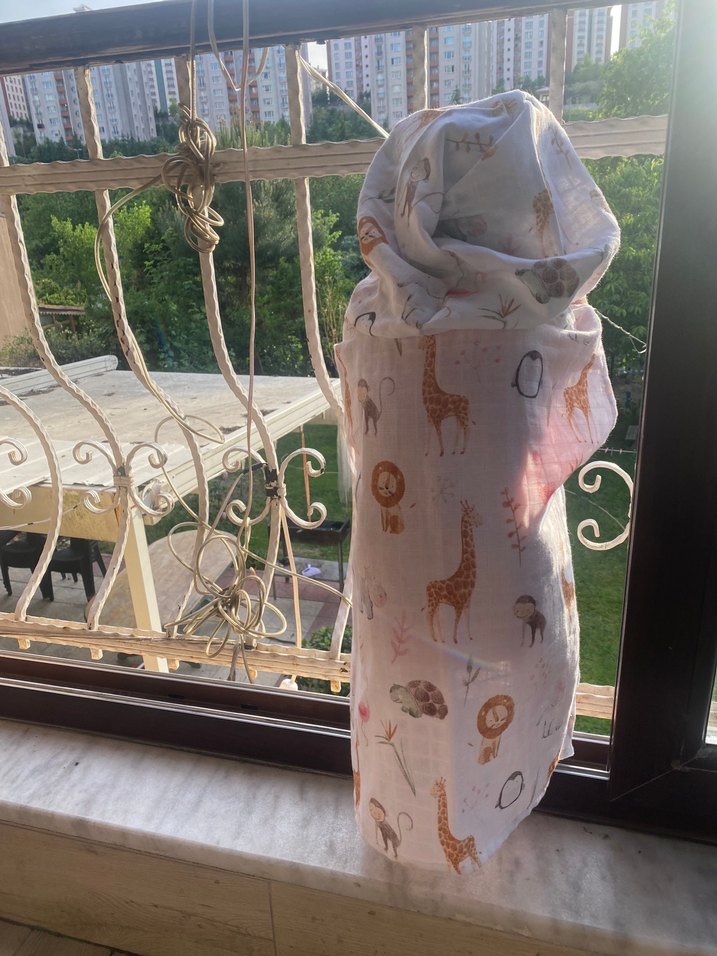 Kız Çocuk Beyaz Kapüşonlu panço - Görsel 3