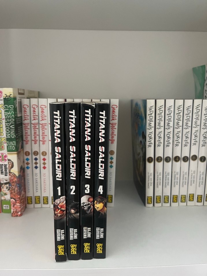 Titana Saldırı Çizgi Roman Seti 1-2-3-4 - Görsel 2