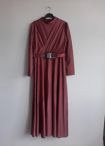 Kruvaze yaka Kemerli şık tesettür saten elbise - Görsel 6