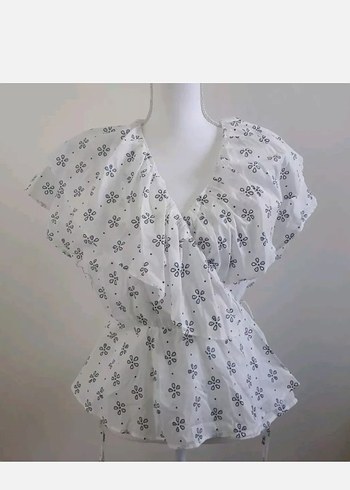 m Beden Zara Beyaz Volanlı V Yaka Mini Bluz