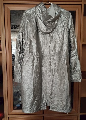 Gri Kadın Yağmurluk - Görsel 4