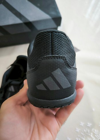  Beden Adidas Predator Siyah Erkek Spor Ayakkabı