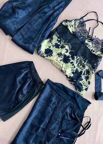 Lacivert Mini Saten Kadın Gecelik Takımı - Görsel 3