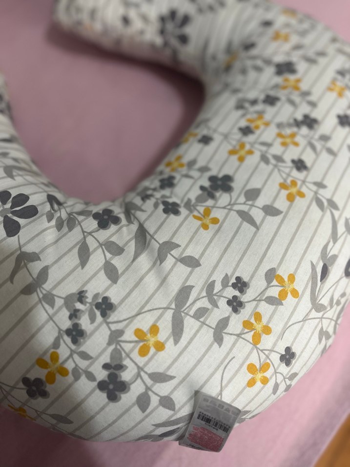 Gri Çiçek Desenli Emzirme ve Hamile Yastığı - Görsel 2