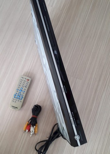 Siyah Toshiba DVD Oynatıcı Kumanda ve Kablolarla - Görsel 5