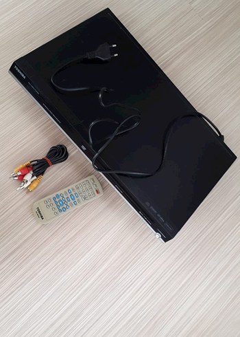 Siyah Toshiba DVD Oynatıcı Kumanda ve Kablolarla - Görsel 11