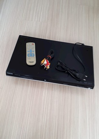 Siyah Toshiba DVD Oynatıcı Kumanda ve Kablolarla - Görsel 13