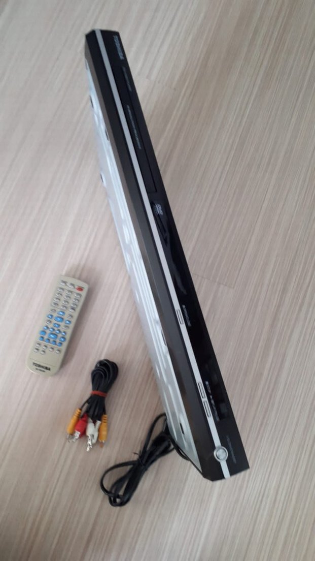 Siyah Toshiba DVD Oynatıcı Kumanda ve Kablolarla - Görsel 5