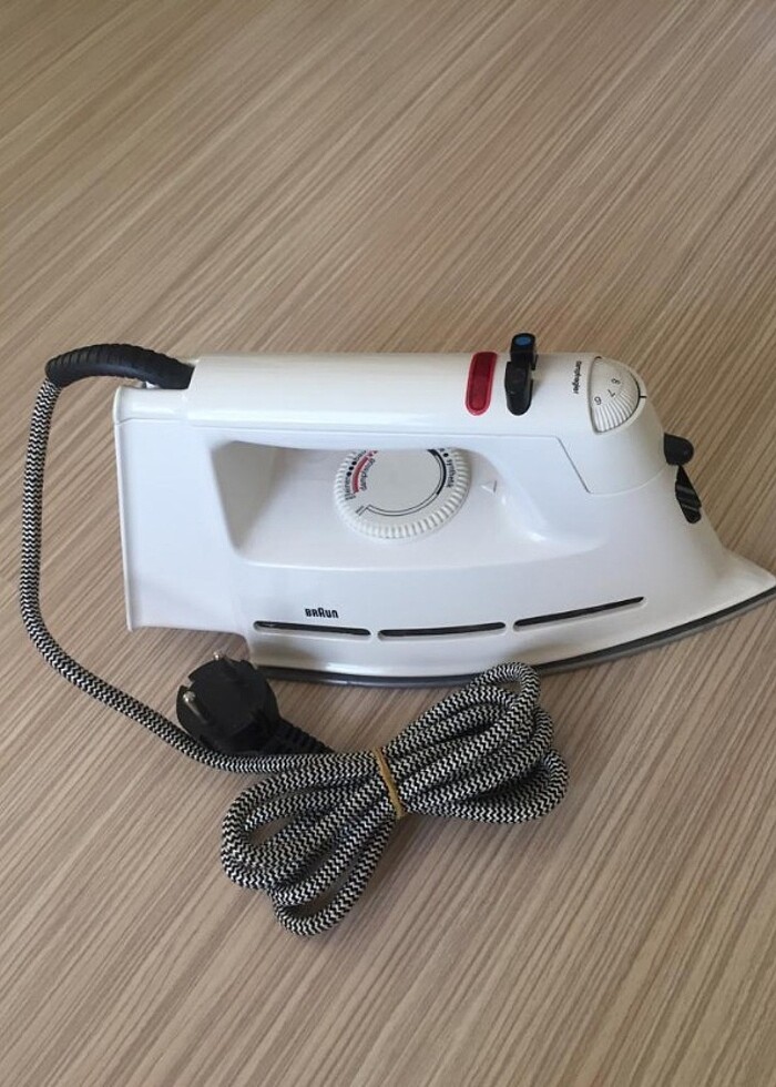 Braun Şok Buharlı Ütü - Görsel 3